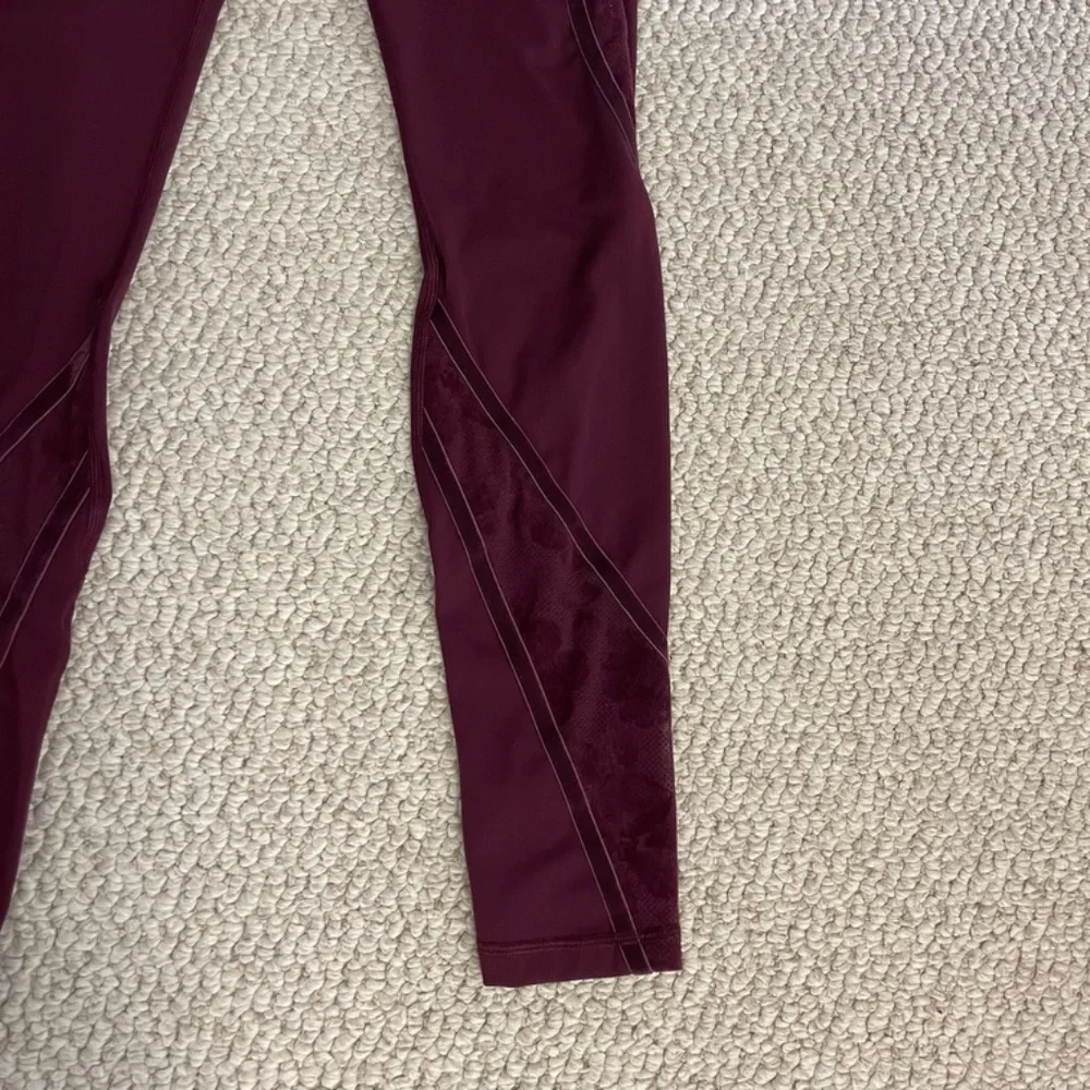 Lululemon Wunder Under High-Rise Tight Flocked 28" in Dark Adobe/Floral - Size 6 - Picture 8 of 14